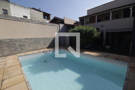 Casa de condomínio à venda com 237m², 3 quartos e 3 vagasPiscina