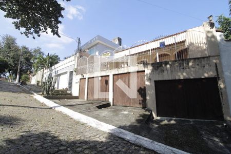 Casa de condomínio à venda com 237m², 3 quartos e 3 vagasFachada