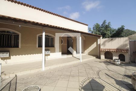 Casa de condomínio à venda com 237m², 3 quartos e 3 vagasQuintal