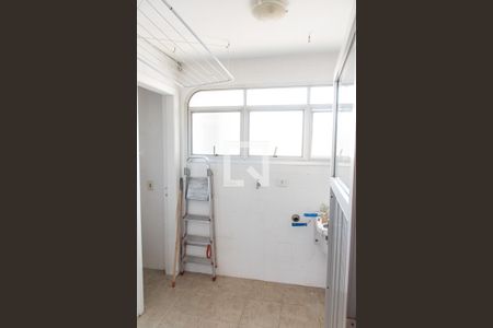 Apartamento para alugar com 100m², 3 quartos e 2 vagas Apartamento para alugar com 100m², 3 quartos e 2 vagasÁrea de serviço