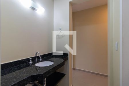 Banheiro de apartamento para alugar com 1 quarto, 45m² em Tristeza, Porto Alegre