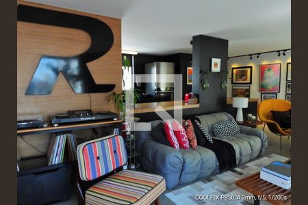 Sala de estar de apartamento para alugar com 2 quartos, 117m² em Cerqueira César, São Paulo