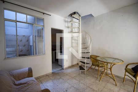 Sala de casa de condomínio para alugar com 1 quarto, 55m² em Piedade, Rio de Janeiro