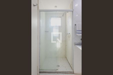 Banheiro de kitnet/studio para alugar com 1 quarto, 34m² em Pinheiros, São Paulo