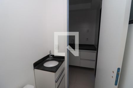 Banheiro de kitnet/studio para alugar com 0 quarto, 22m² em Cidade Mãe do Céu, São Paulo