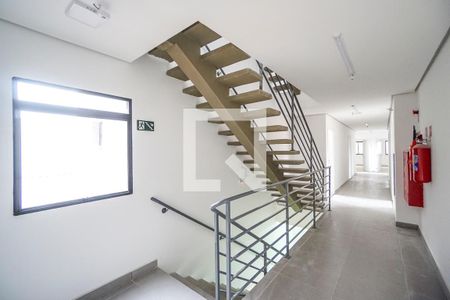Hall da escada de kitnet/studio para alugar com 1 quarto, 25m² em Cidade Mãe do Céu, São Paulo