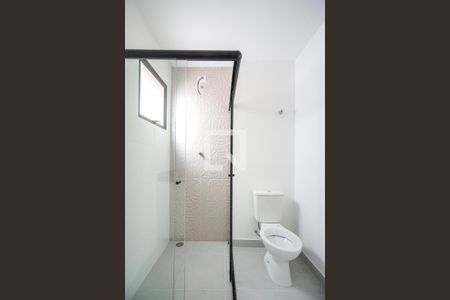 Banheiro de kitnet/studio para alugar com 1 quarto, 25m² em Cidade Mãe do Céu, São Paulo