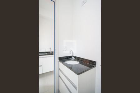 Banheiro  de kitnet/studio para alugar com 1 quarto, 18m² em Cidade Mãe do Céu, São Paulo