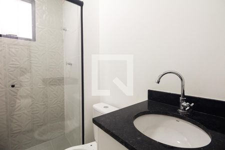 Banheiro de kitnet/studio para alugar com 1 quarto, 24m² em Cidade Mãe do Céu, São Paulo