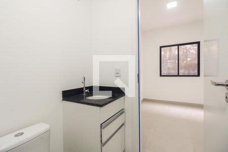 Banheiro de kitnet/studio para alugar com 1 quarto, 24m² em Cidade Mãe do Céu, São Paulo