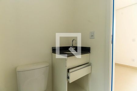 Banheiro  de kitnet/studio para alugar com 1 quarto, 24m² em Cidade Mãe do Céu, São Paulo