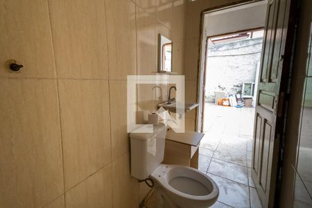 Banheiro de casa para alugar com 1 quarto, 25m² em Vila Bela, São Paulo
