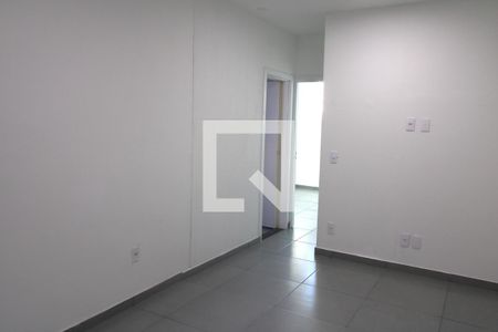 Sala / Cozinha / Área de Serviço de apartamento para alugar com 2 quartos, 50m² em Vila Nivi, São Paulo