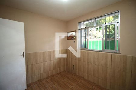 Quarto 2 de casa para alugar com 2 quartos, 150m² em Cordovil, Rio de Janeiro