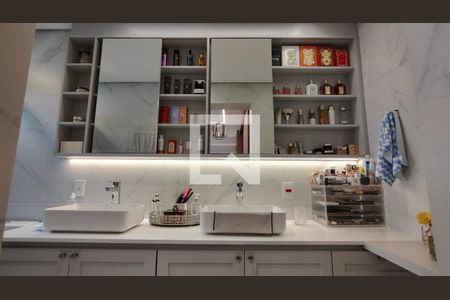 Apartamento à venda com 80m², 1 quarto e 1 vagaBanheiro 2