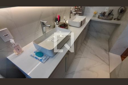 Apartamento à venda com 80m², 1 quarto e 1 vagaBanheiro 2