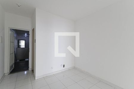 Sala de kitnet/studio para alugar com 1 quarto, 40m² em Pilares, Rio de Janeiro