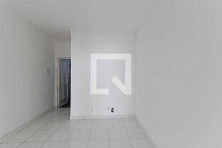 Sala de kitnet/studio para alugar com 1 quarto, 40m² em Pilares, Rio de Janeiro