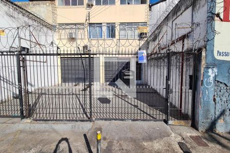 Studio para alugar com 40m², 1 quarto e 1 vaga Studio para alugar com 40m², 1 quarto e 1 vagaFachada do Prédio com placa