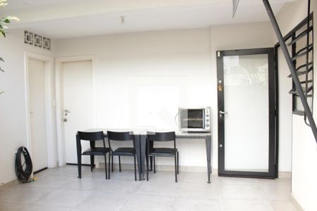 Apartamento para alugar com 131m², 1 quarto e 1 vagaGarden e Cozinha e Área de Serviço e Banheiro de Serviço
