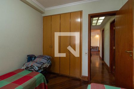 Apartamento à venda com 145m², 5 quartos e 3 vagasQuarto 2