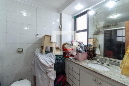 Apartamento à venda com 145m², 5 quartos e 3 vagasBanheiro da Suíte 1