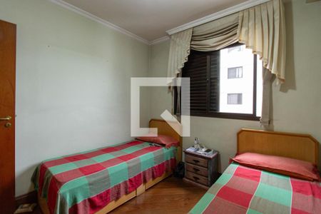 Apartamento à venda com 145m², 5 quartos e 3 vagasQuarto 2