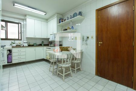 Apartamento à venda com 145m², 5 quartos e 3 vagasCozinha 
