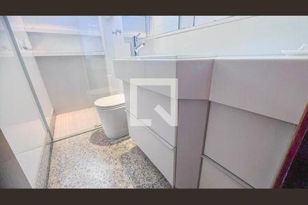 Apartamento à venda com 147m², 4 quartos e 4 vagasBanheiro 