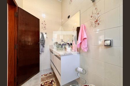 Casa à venda com 224m², 3 quartos e 2 vagasBanheiro da suíte 