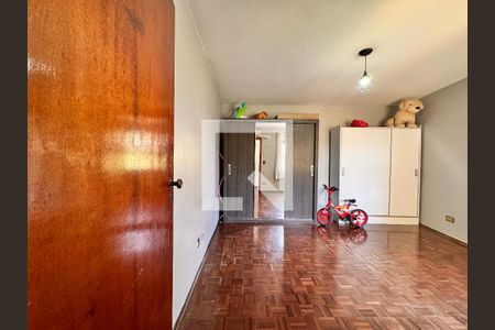 Casa à venda com 224m², 3 quartos e 2 vagasQuarto 2