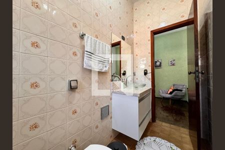 Casa à venda com 224m², 3 quartos e 2 vagasBanheiro 