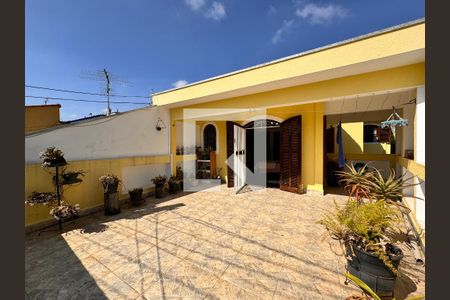 Casa à venda com 224m², 3 quartos e 2 vagasVaranda