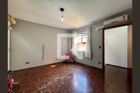 Casa à venda com 224m², 3 quartos e 2 vagasQuarto 2