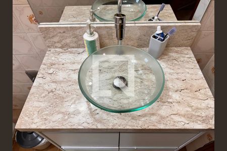 Casa à venda com 224m², 3 quartos e 2 vagasBanheiro 