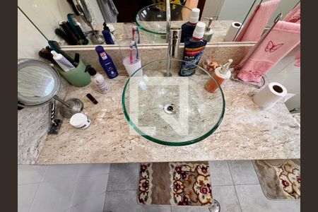 Casa à venda com 224m², 3 quartos e 2 vagasBanheiro da suíte 