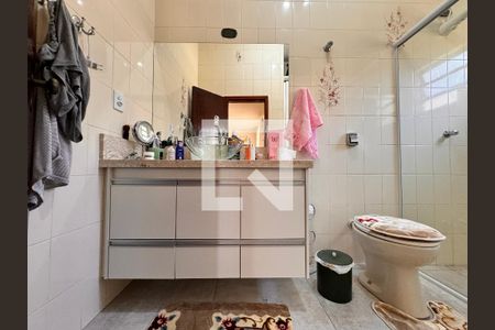 Casa à venda com 224m², 3 quartos e 2 vagasBanheiro da suíte 