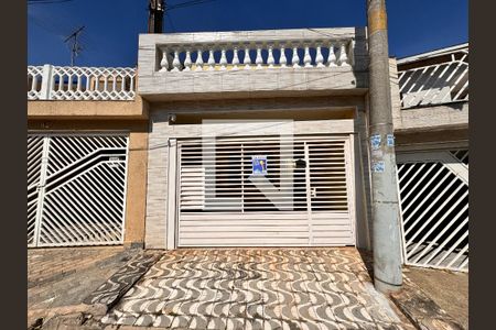 Casa à venda com 224m², 3 quartos e 2 vagasFachada