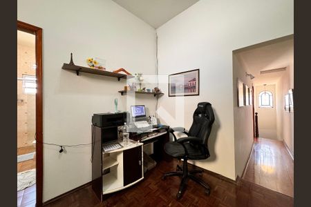 Casa à venda com 224m², 3 quartos e 2 vagasCorredor 