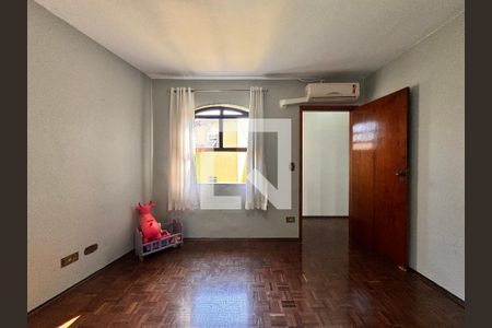 Casa à venda com 224m², 3 quartos e 2 vagasQuarto 2