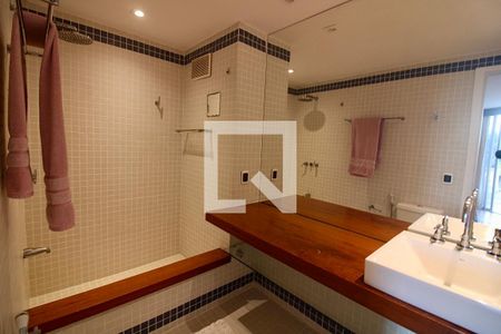 Banheiro da Suíte de apartamento para alugar com 1 quarto, 54m² em Barra da Tijuca, Rio de Janeiro