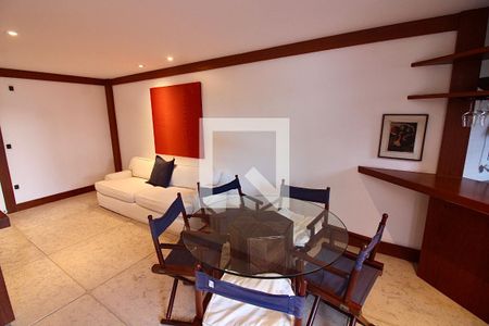 Sala de apartamento para alugar com 1 quarto, 54m² em Barra da Tijuca, Rio de Janeiro