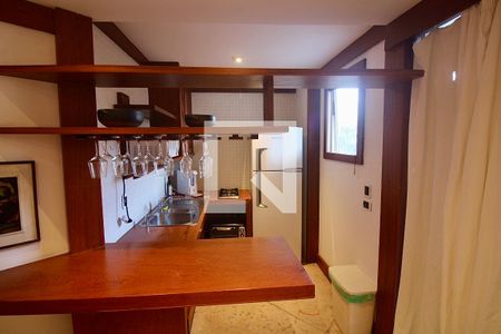 Cozinha de apartamento para alugar com 1 quarto, 54m² em Barra da Tijuca, Rio de Janeiro