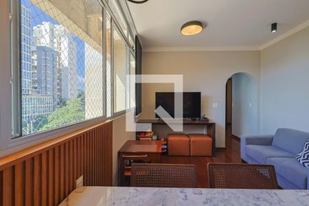 Sala de apartamento à venda com 2 quartos, 70m² em Santa Efigênia, Belo Horizonte