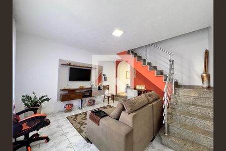 Sala de casa à venda com 4 quartos, 180m² em Jardim Stella, Santo André