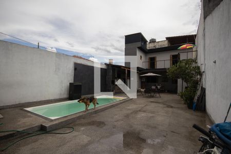Casa à venda com 178m², 3 quartos e 5 vagasÁrea comum - Piscina