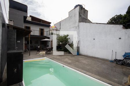 Casa à venda com 178m², 3 quartos e 5 vagasÁrea comum - Piscina