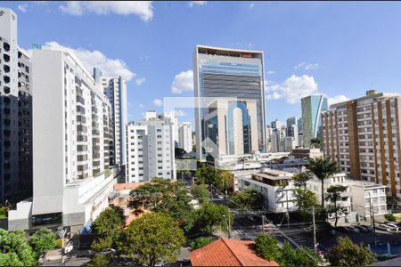 Apartamento para alugar com 160m², 3 quartos e 2 vagas Apartamento para alugar com 160m², 3 quartos e 2 vagasVista