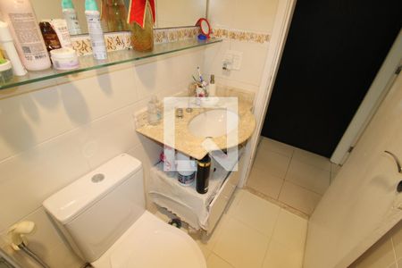 Apartamento à venda com 66m², 2 quartos e 2 vagasBanheiro 1