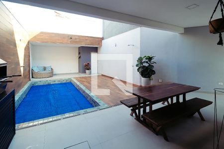 Quintal de casa à venda com 3 quartos, 180m² em Sacomã, São Paulo